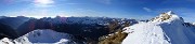 57 Sulla dorsale innevata di salita al Valegino con vista ad ovest